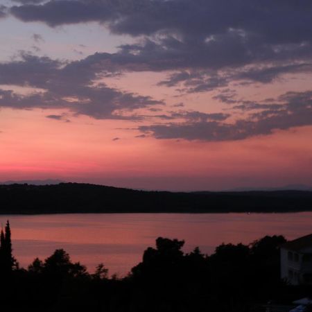 Holiday Home Bukovac Klimno Luaran gambar