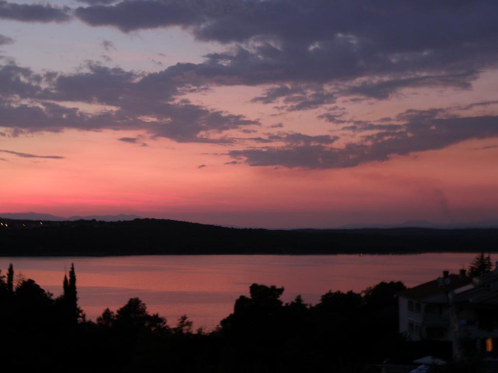 Holiday Home Bukovac Klimno Luaran gambar
